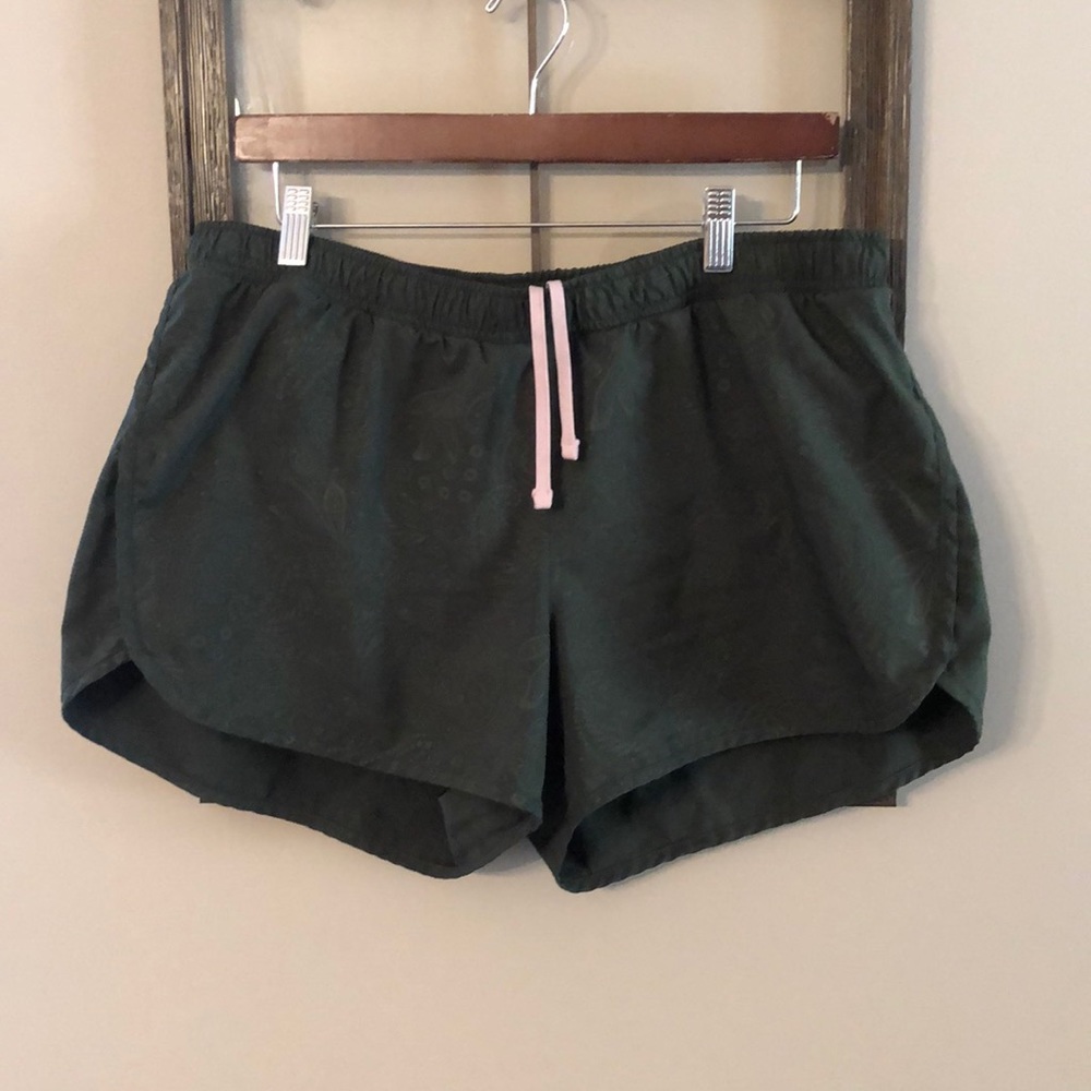 Old Navy active shorts